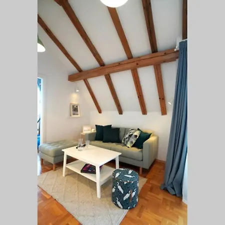 Апартаменты Modern Loft With Balcony In The Heart Of София