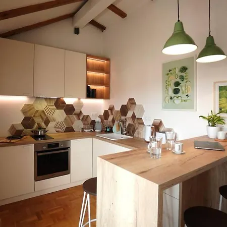 Modern Loft With Balcony In The Heart Of Lägenhet Sofia